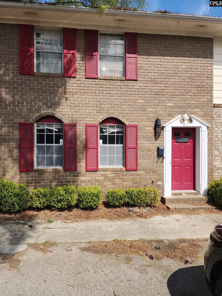 The Groves, Columbia community