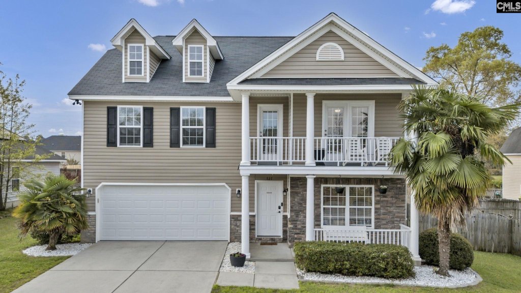 Chandler Hall, Columbia community