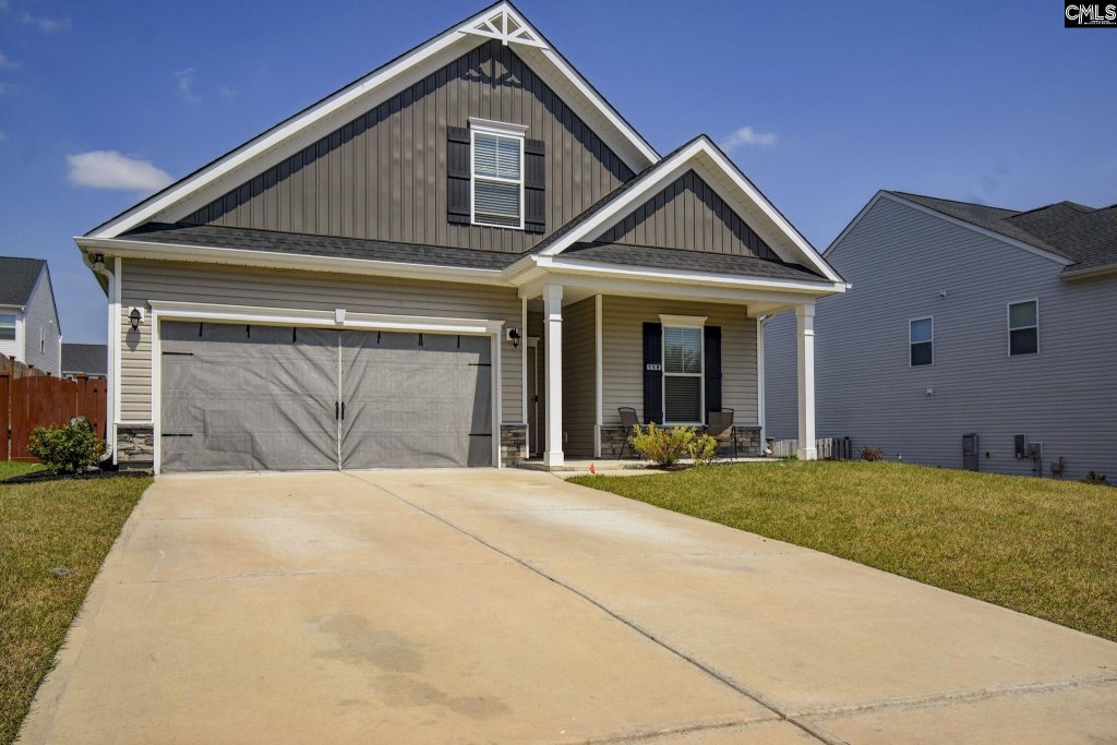 Summer Orchard, Lexington community