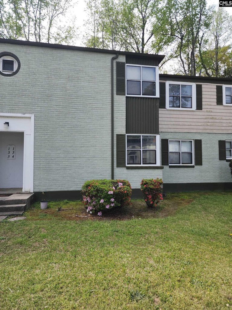 Hampton Hills, Columbia community