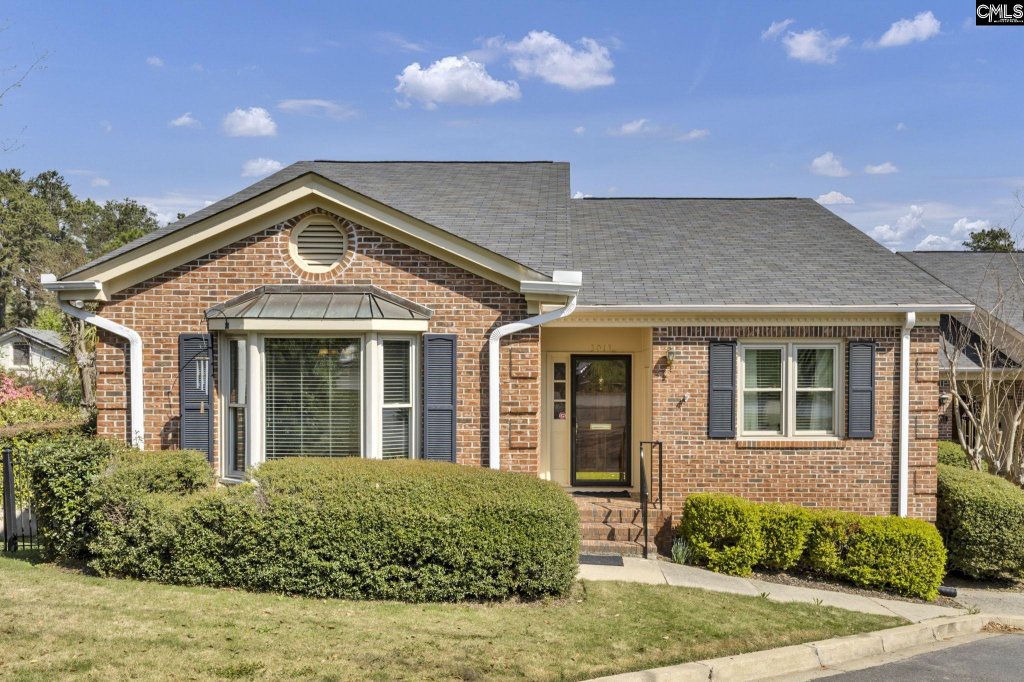 Trenholm Townes, Columbia community