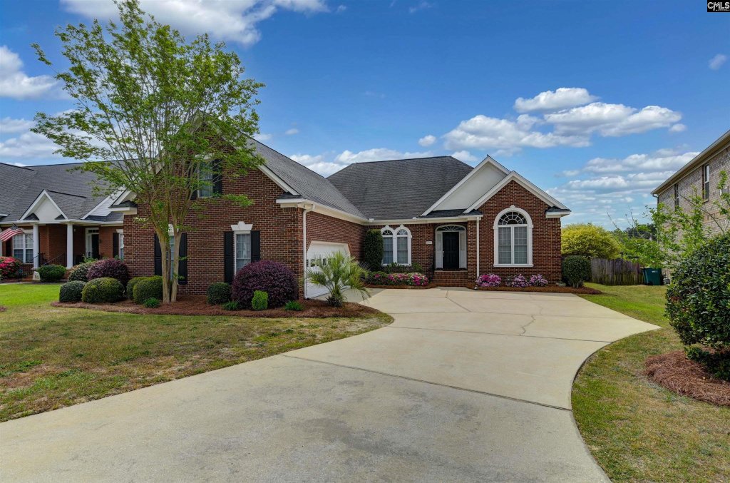 Muirfield Place, Lexington community