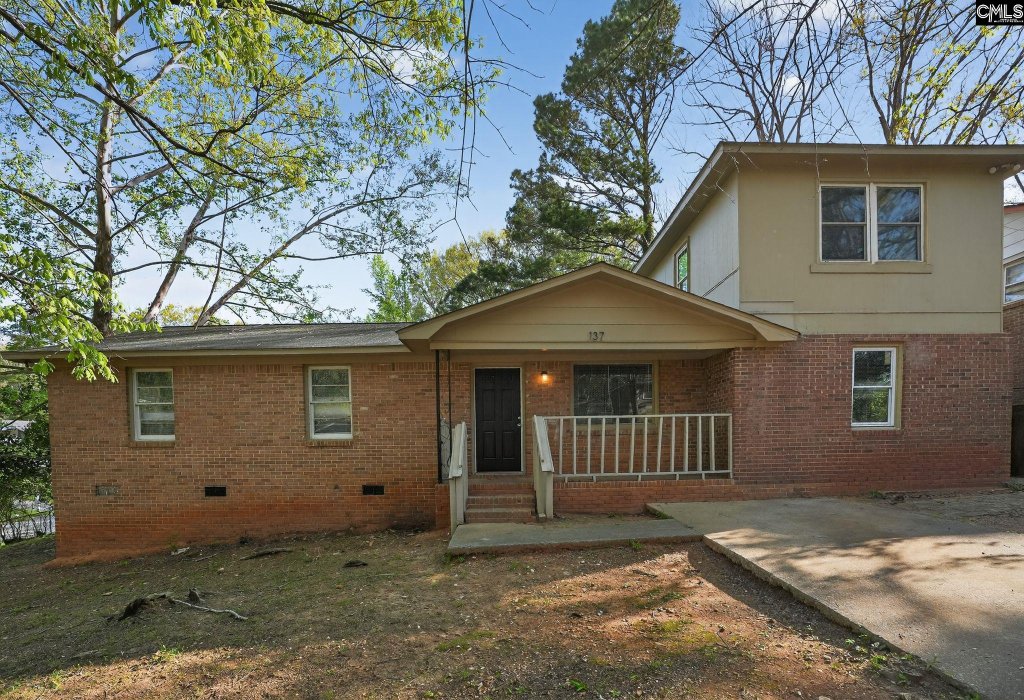 137 Green Tree Drive