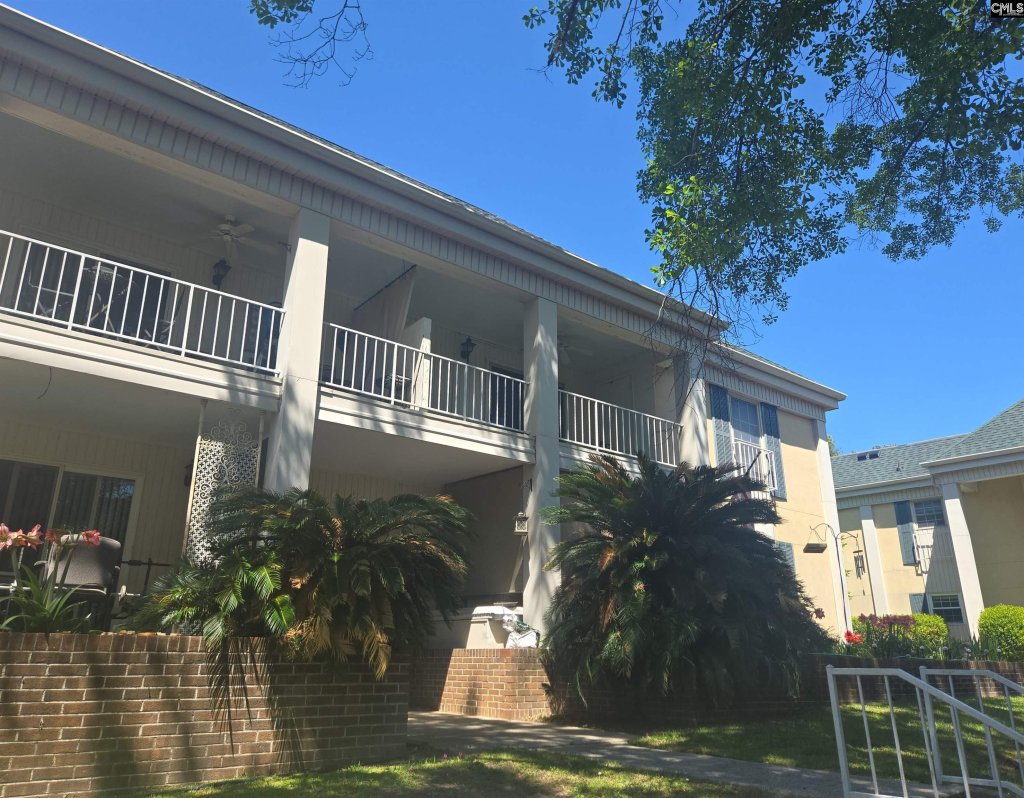 3600 Chateau Drive C-204