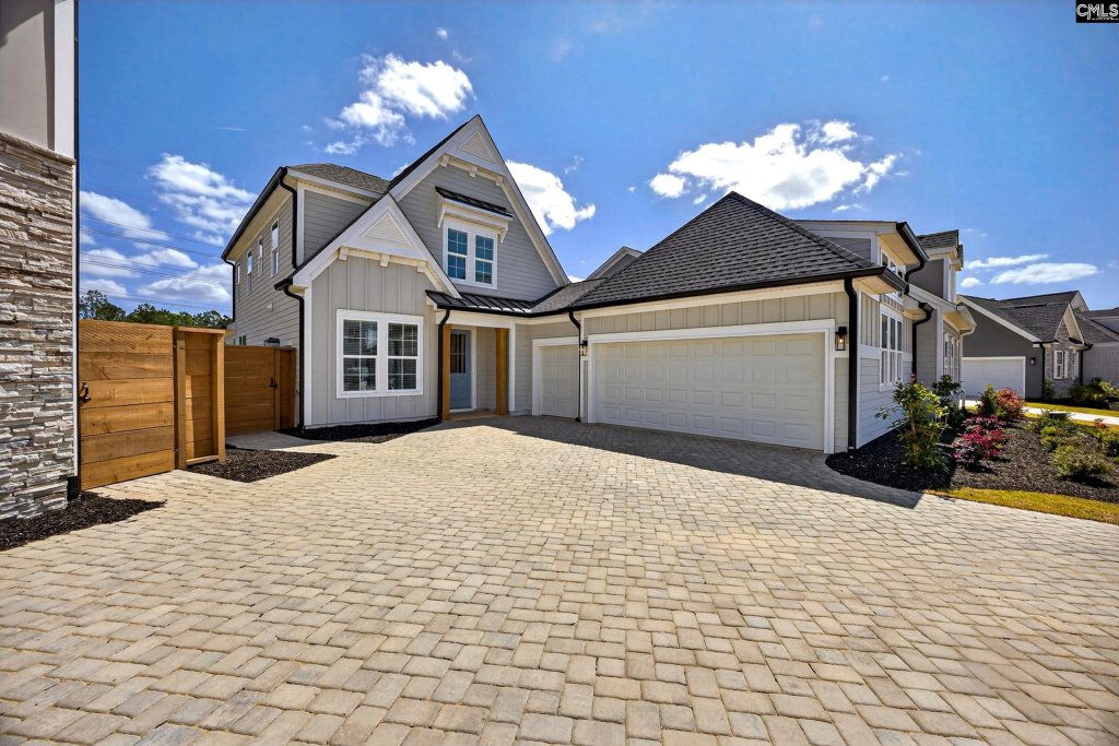 2040 Shallow Bluff Court