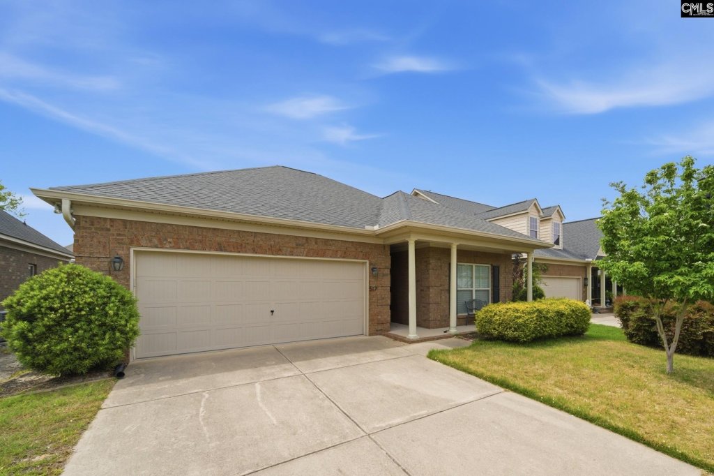 Lake Carolina-Waterford Corner, Columbia community