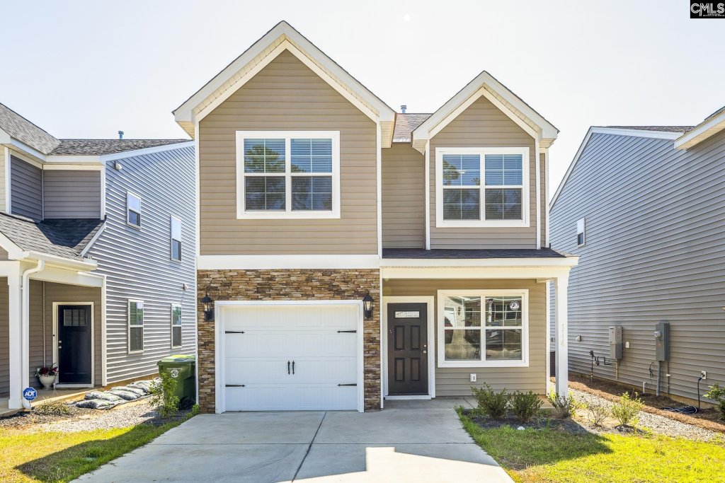 Savannah Woods, Hopkins community