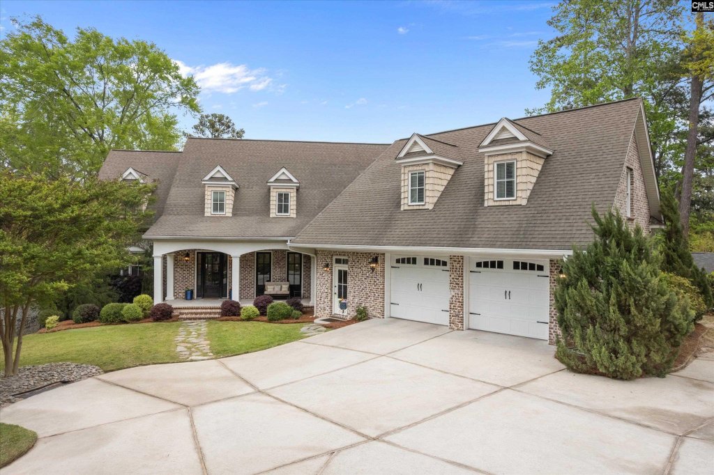 Arcadia Lakes, Columbia community
