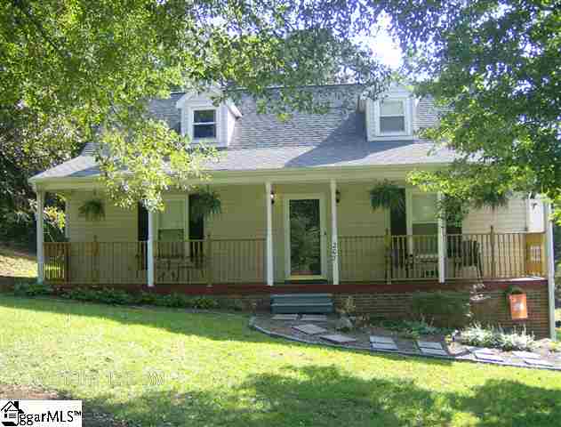 207 Poinsettia Dr.