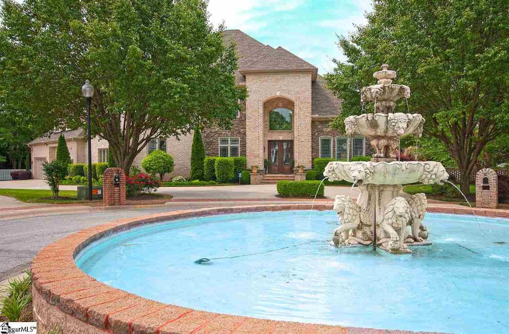 6 Charleston Place Court