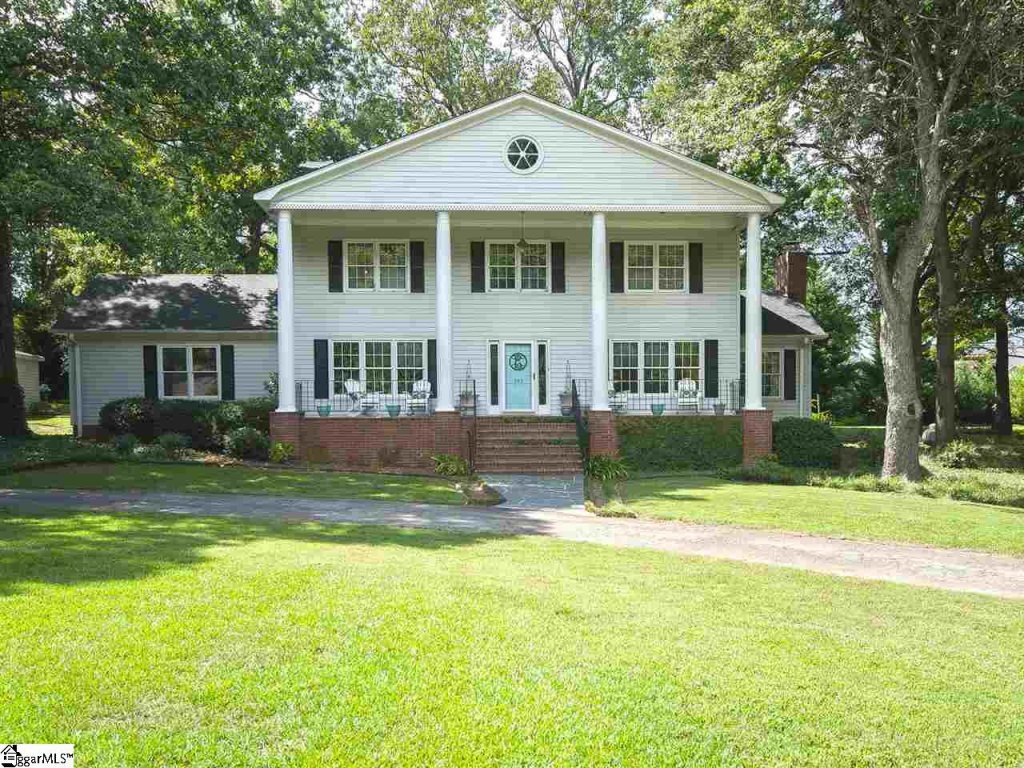 105 Oak Meadow Drive