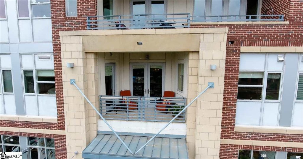 154 Riverplace Drive #202