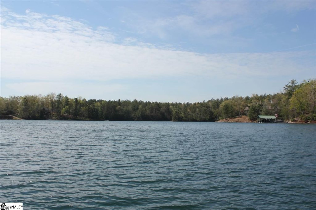 104 S Coves Drive