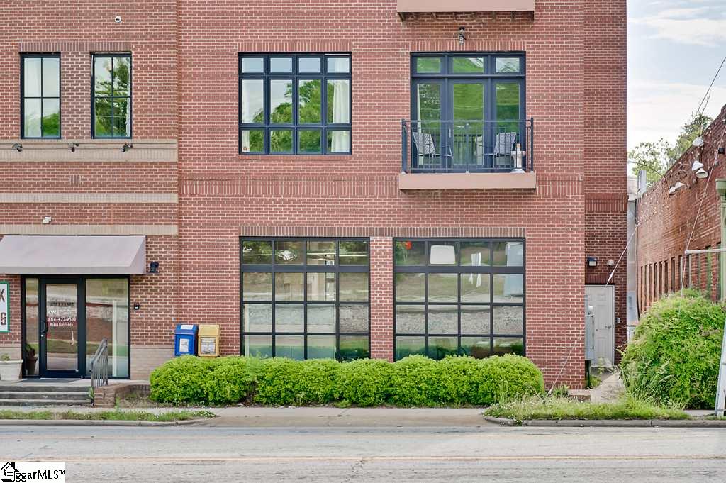 301 Augusta Street #204