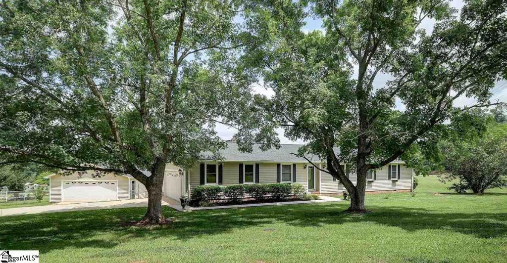102 Carriage Lane