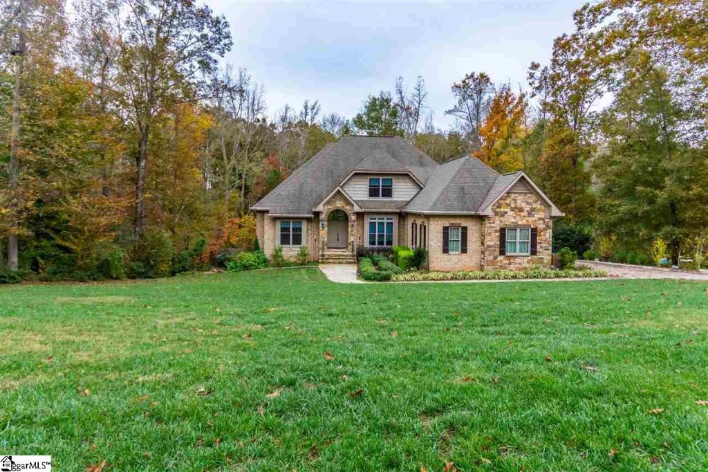 9 Woodland Hills Lane