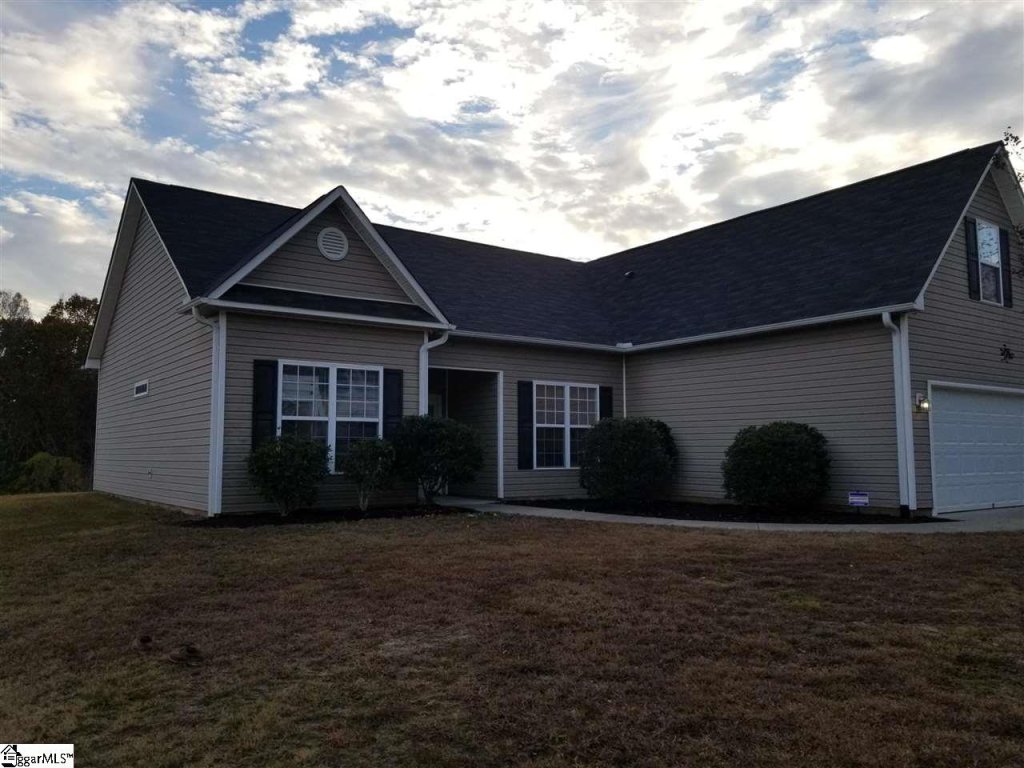 Cardinal Woods, Easley community