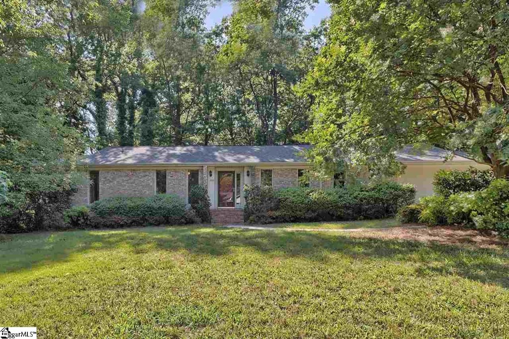 Forrester Woods, Greenville community