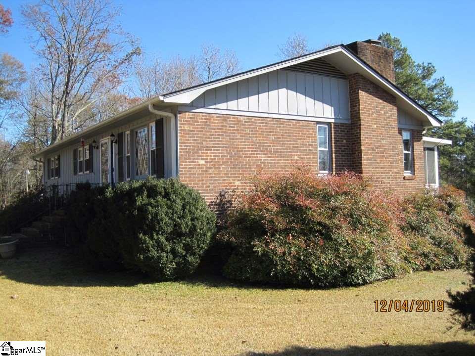 8 Knoll Circle