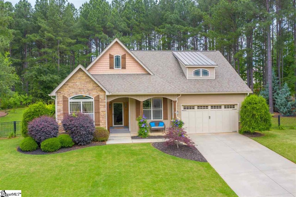 8 Pebblebrook Court