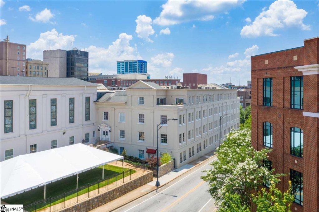 100 W Court Street #1F