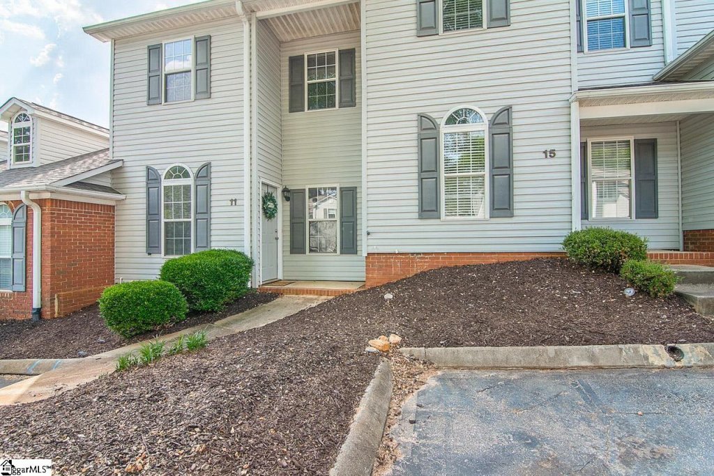 11 Huntress Drive