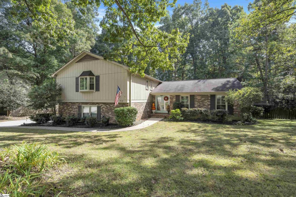 512 Lancelot Drive