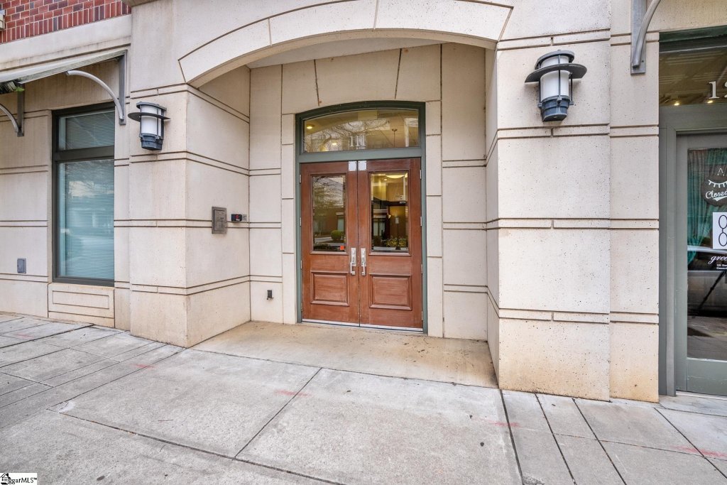 111 E Mcbee Avenue #203