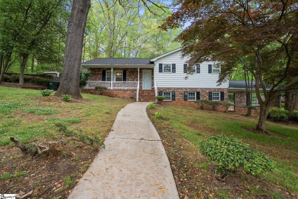 2 Rollingwood Drive