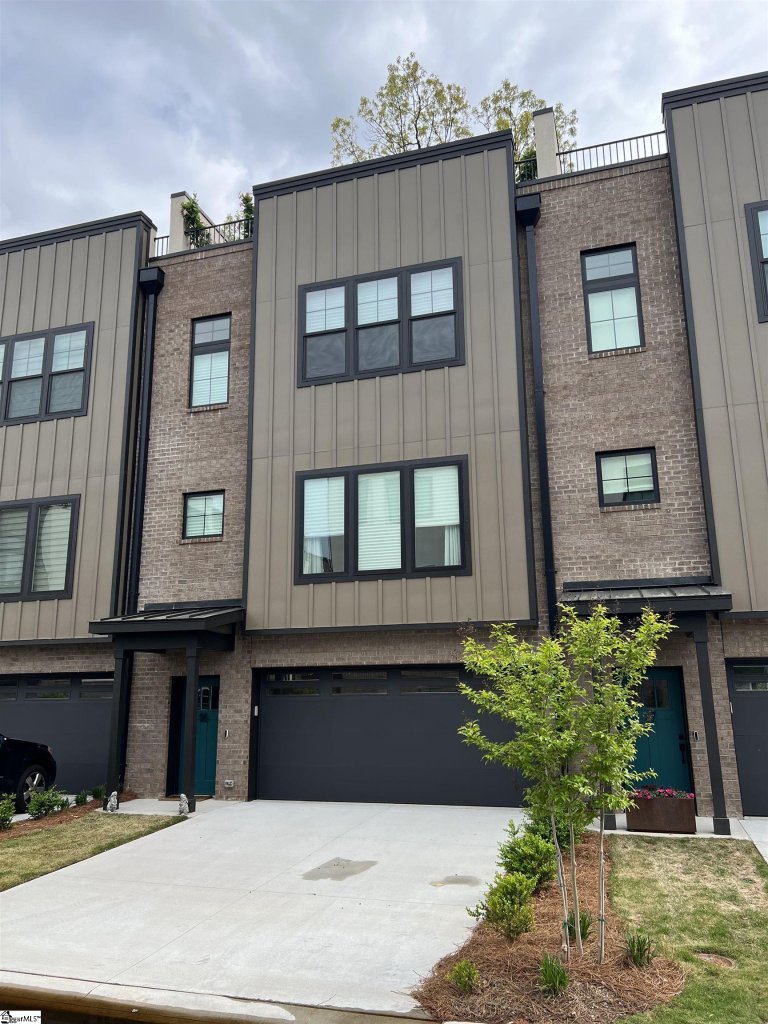121 W Stone Avenue #16