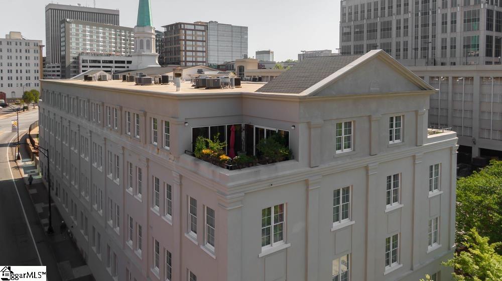 100 W Court Street #4C