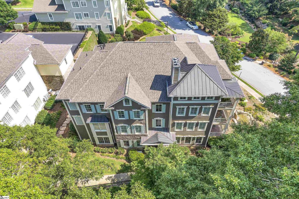 160 Ridgeland Drive #100