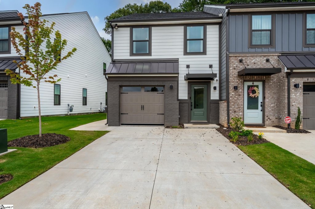 10 Connaught Court