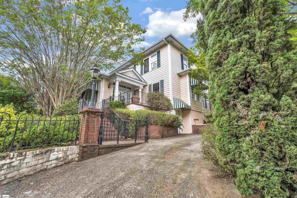 911 E Washington Street