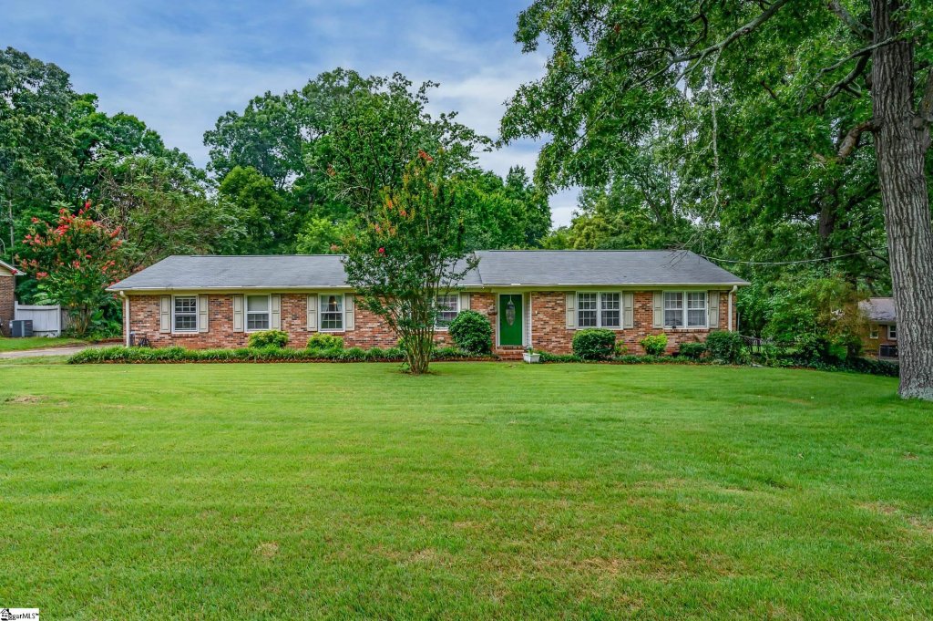 102 Crestwood Drive