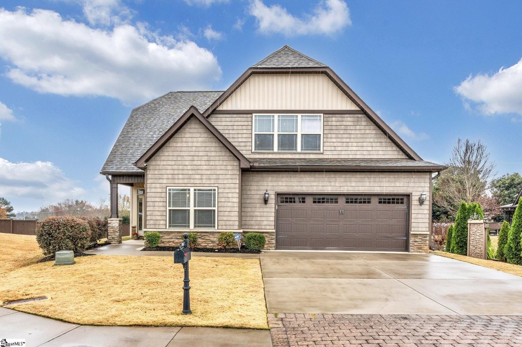 104 Redbay Court