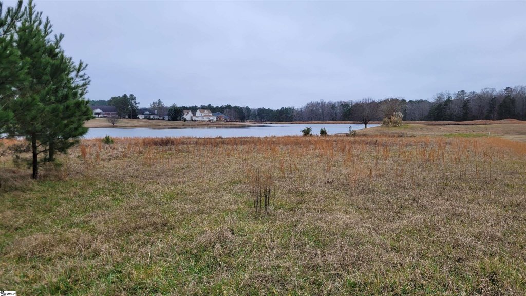 702 Fairway Lakes Road