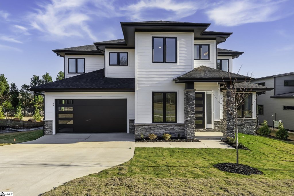 39 Village Crest Drive