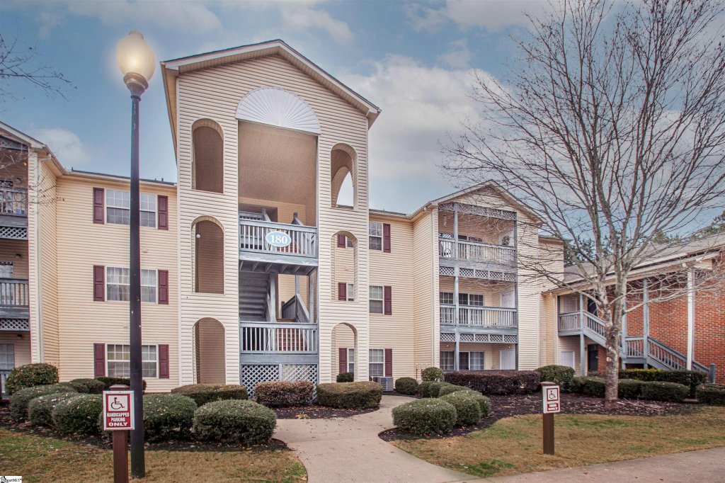 180 Wexford Drive #302