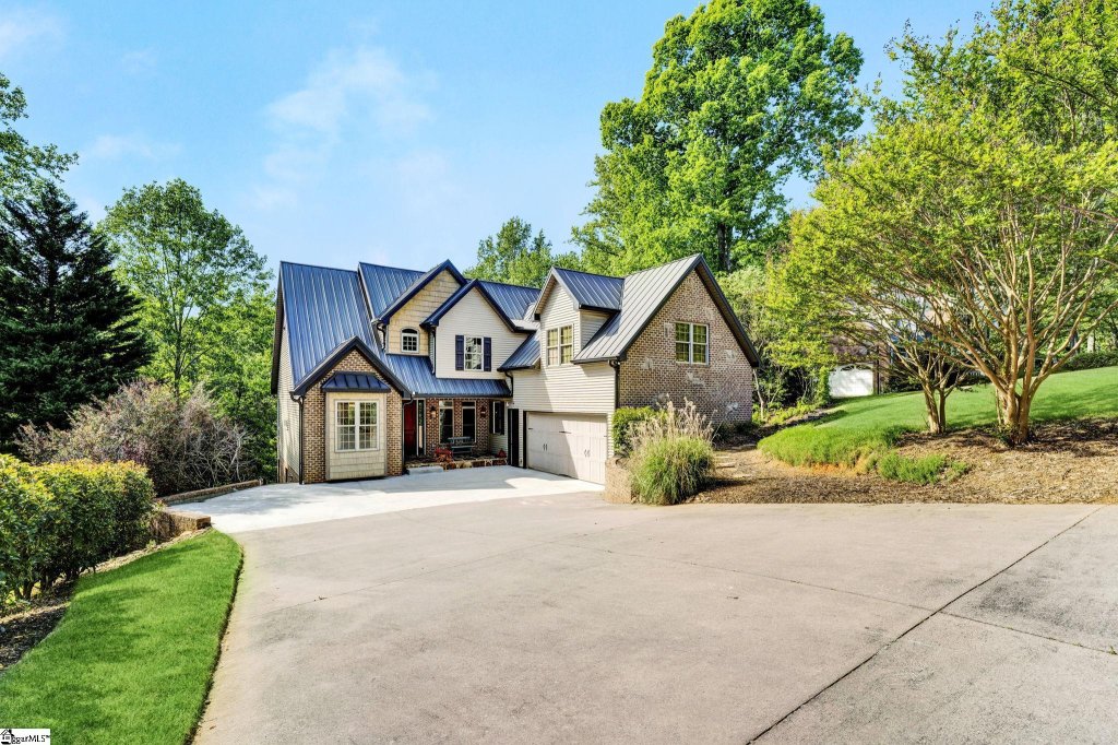 300 Golf View Lane
