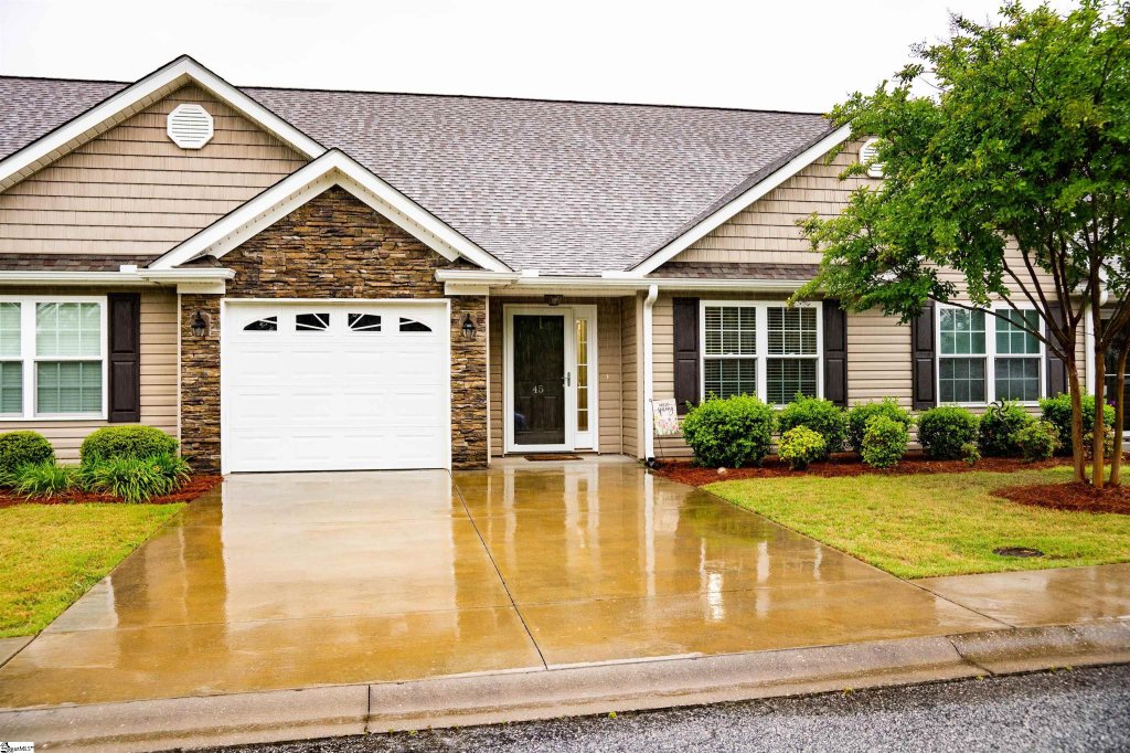 45 Eaglecrest Court