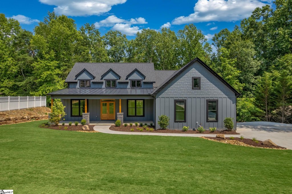 124 Bentwood Lane