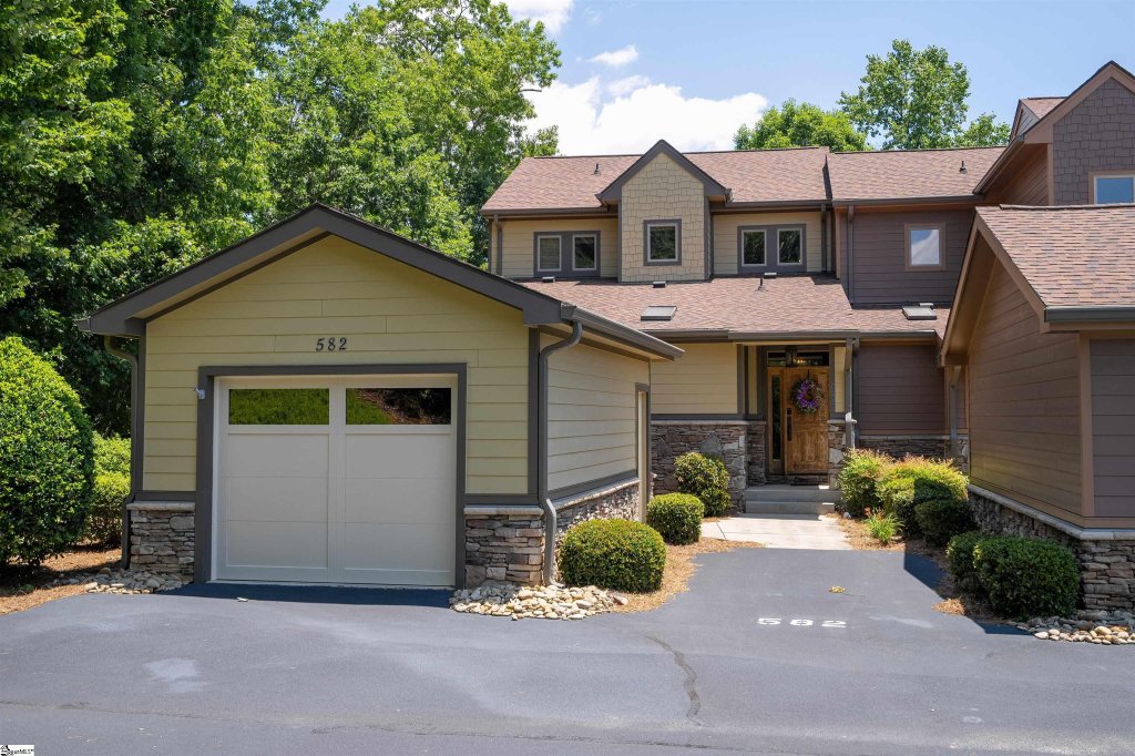 582 Sunset Point Drive