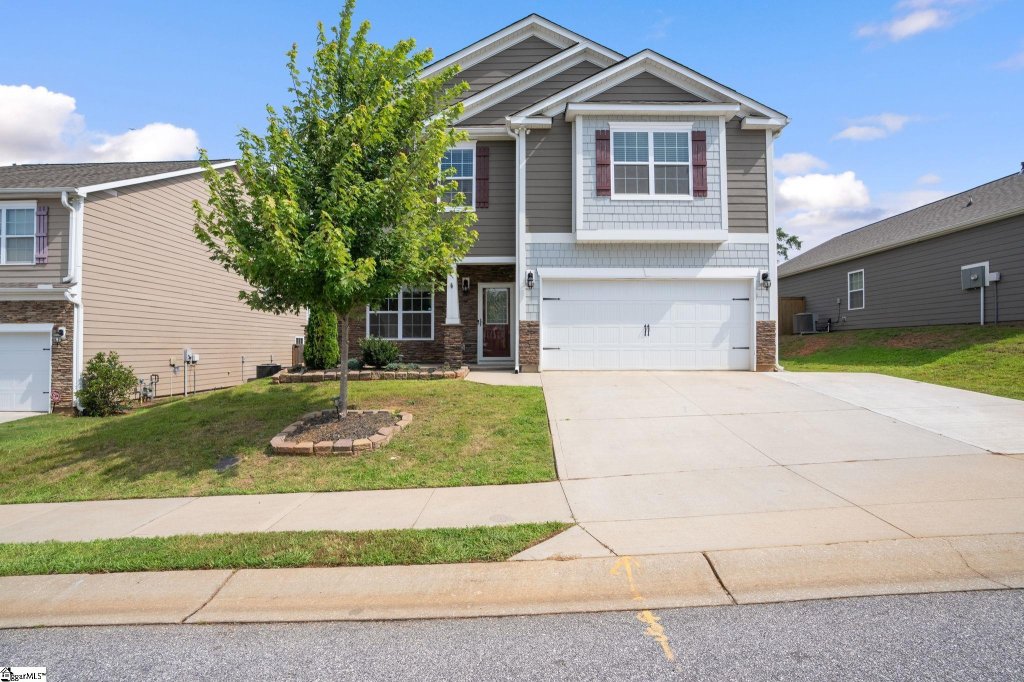 6 Hartwood Lake Lane