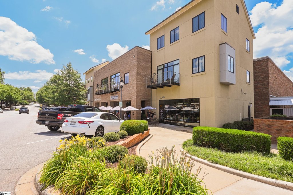 400 E Mcbee Avenue #4201