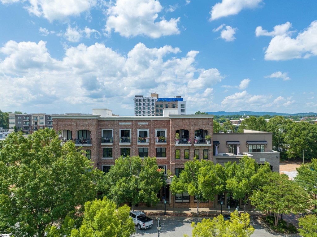 820 S Main Street 201