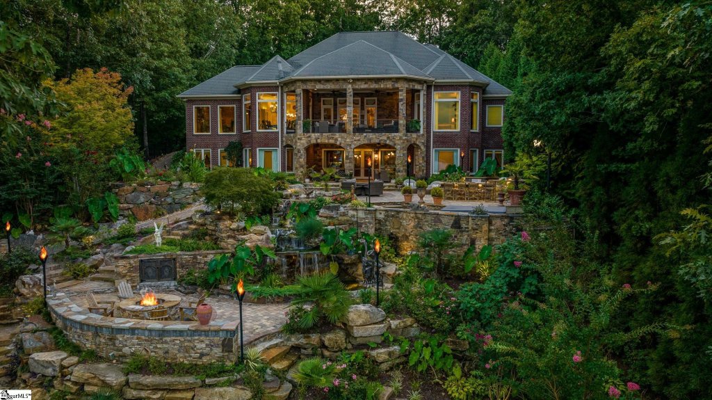 600 High View Court