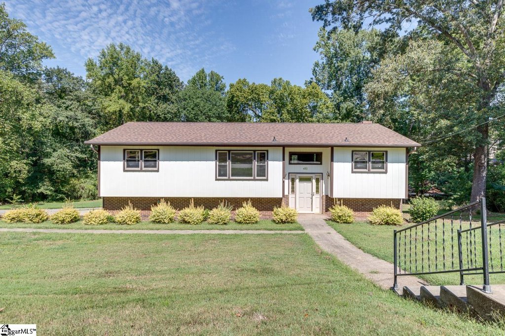 402 Echo Circle