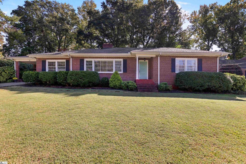 70 Lake Forest Drive