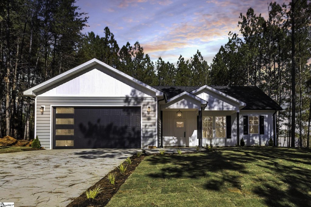 106 Houndsear Trail